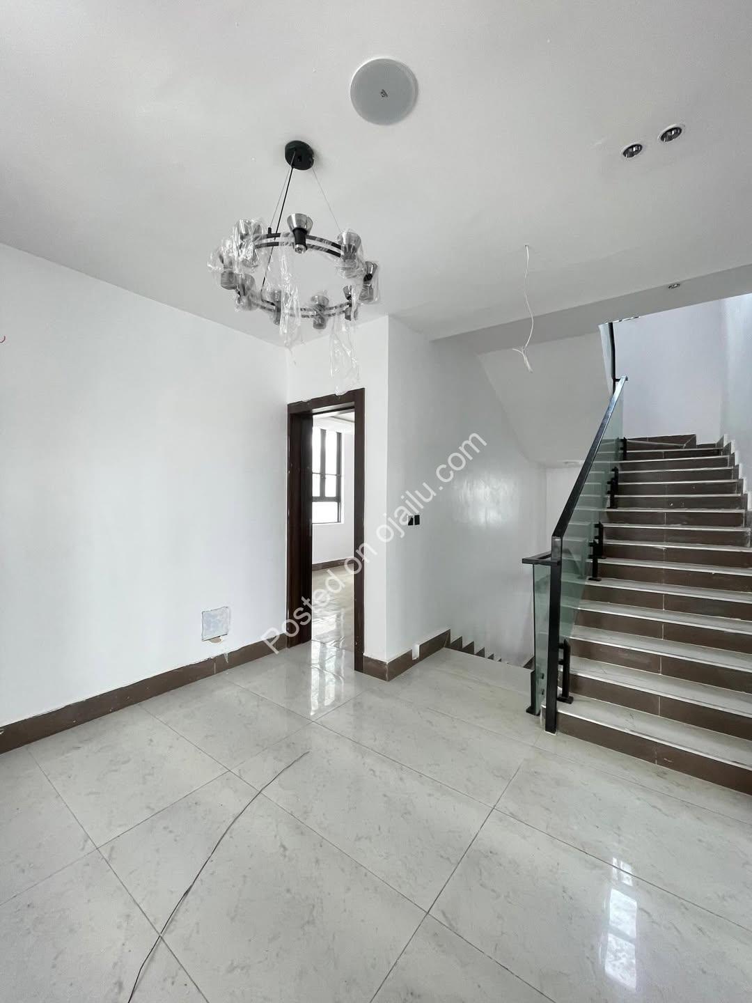Lekki’s Finest: 5-Bedroom Palace with Pool & Privacy