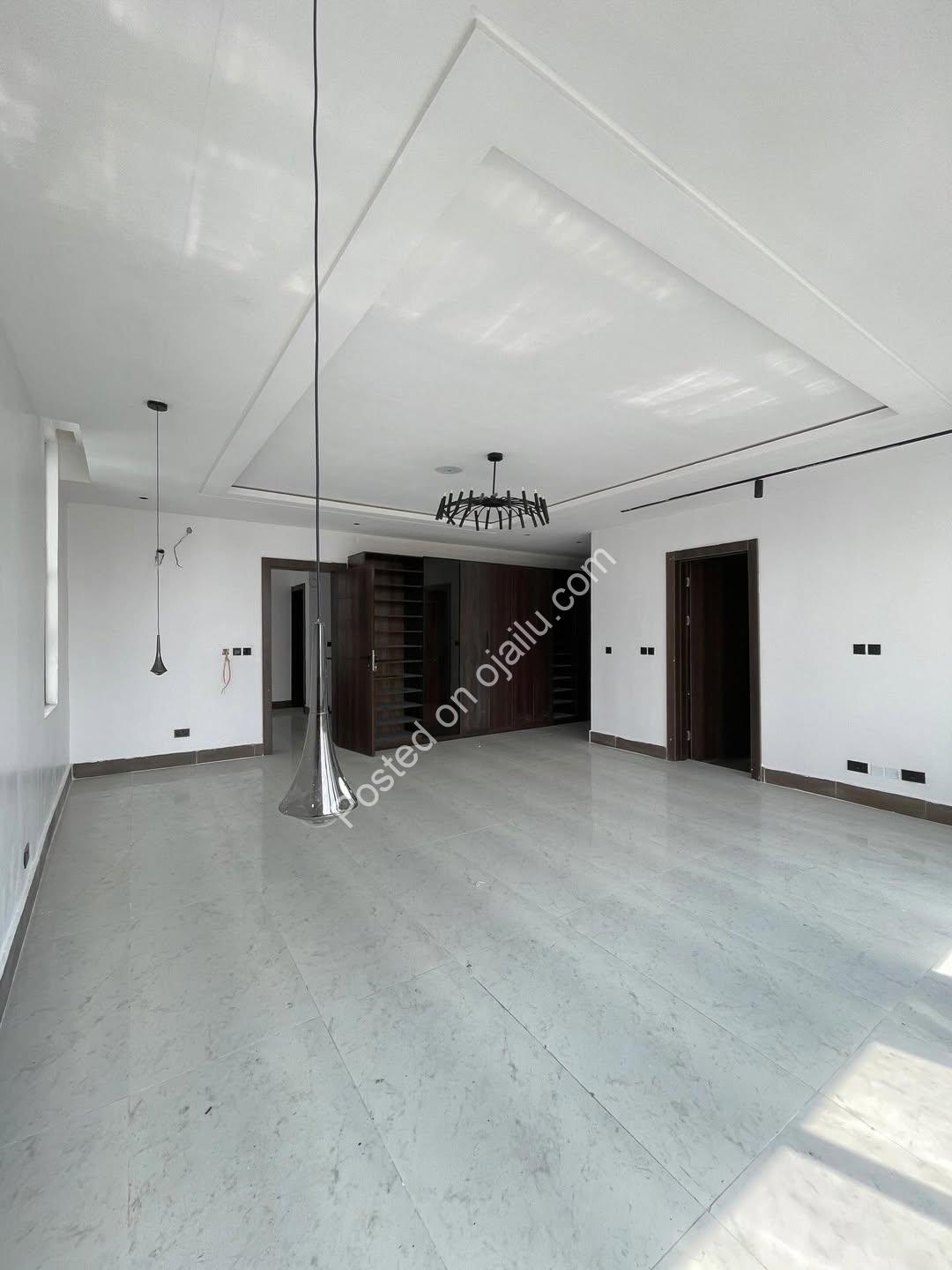 Lekki’s Finest: 5-Bedroom Palace with Pool & Privacy