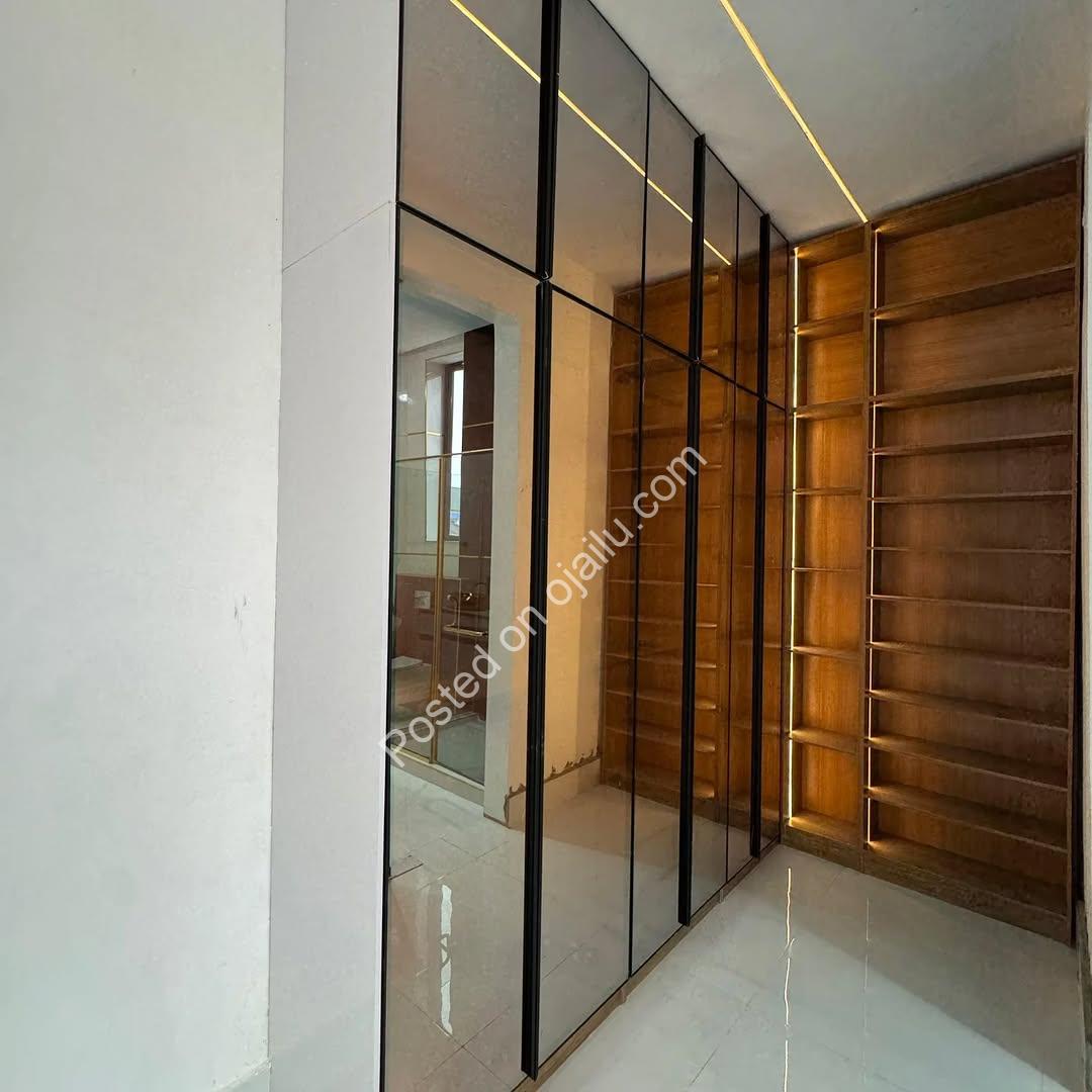 Lekki’s Ultimate 5-Bed Estate with Private Pool