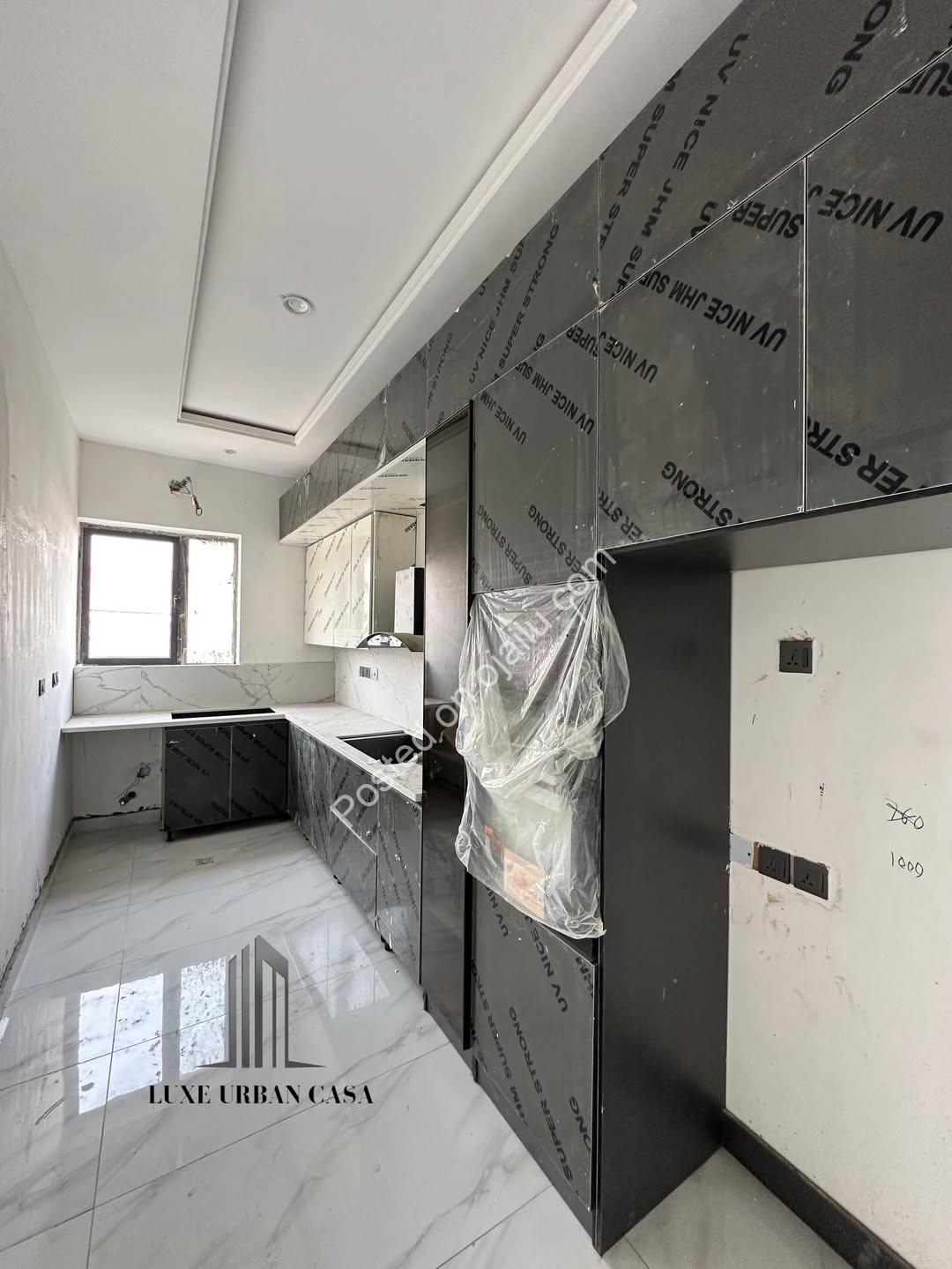 Exclusive Victoria Island Haven: 2-Bed Gem with Pool & Gym