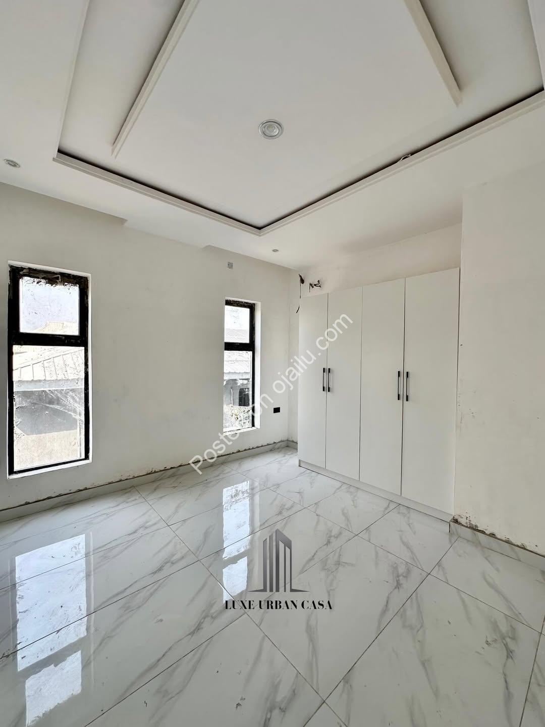 Exclusive Victoria Island Haven: 2-Bed Gem with Pool & Gym