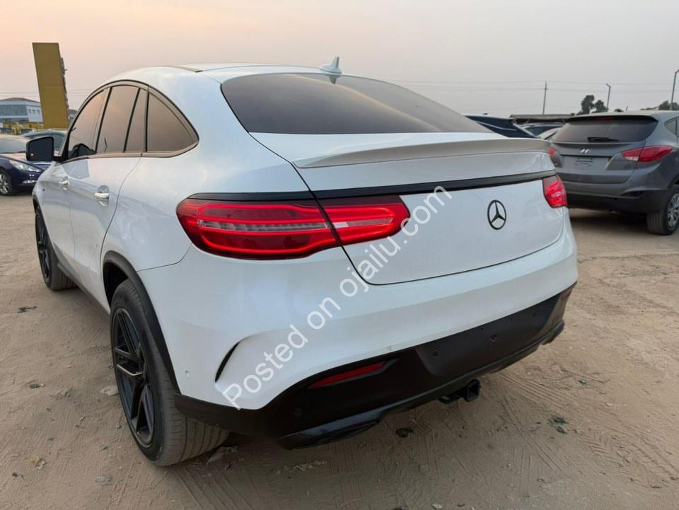 Luxury Awaits: Mercedes GLE450 4MATIC