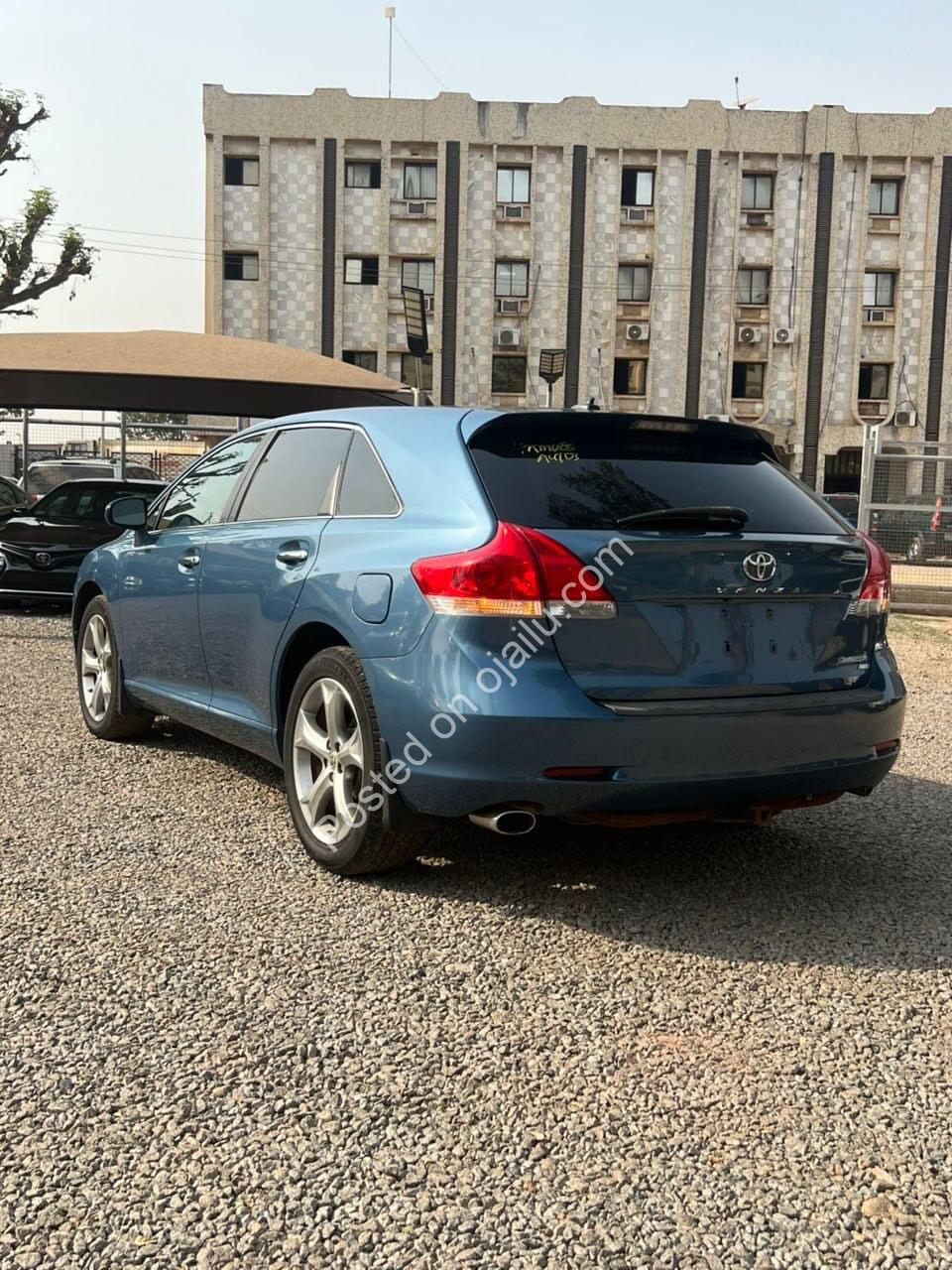 2012 Toyota Venza: Full Option, Accident-Free Luxury