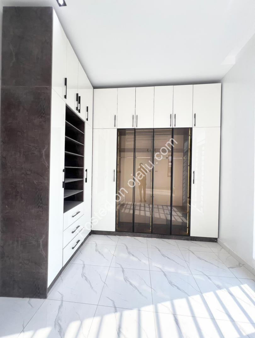 5-Bed Ajah Palace: Pool, BQ & Governor’s Consent