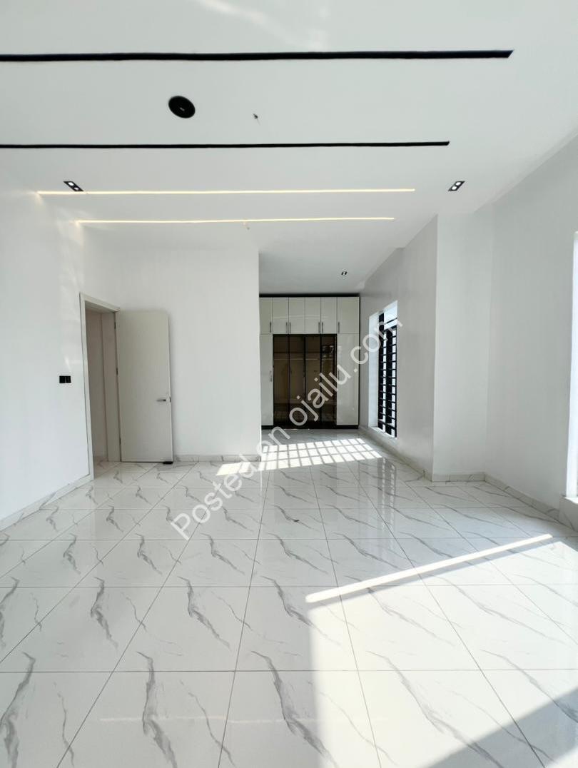 5-Bed Ajah Palace: Pool, BQ & Governor’s Consent