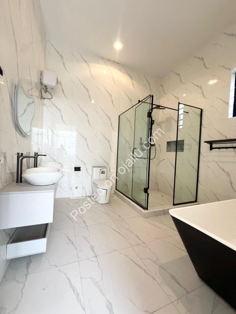 5-Bed Ajah Palace: Pool, BQ & Governor’s Consent