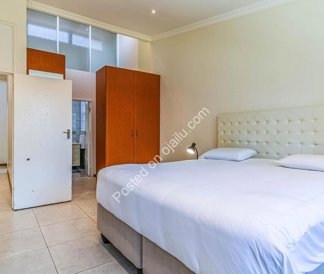 Modern 3-Bed Duplex: Your Private Garden Sanctuary