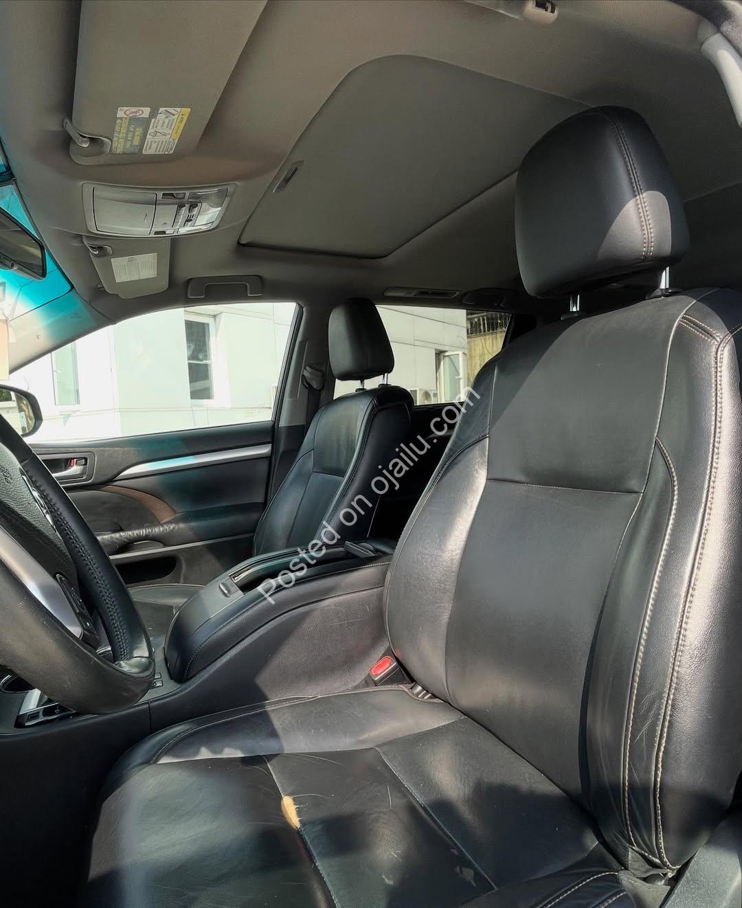 2016 Highlander XLE AWD: Luxury SUV, Sunroof, 3 Rows