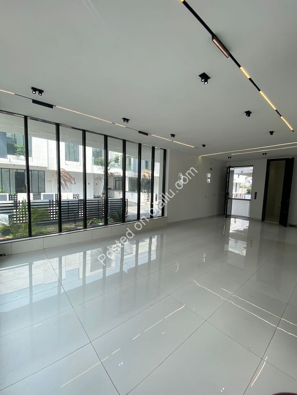 Exquisite 5-Bed Duplex in Prime Lekki | Brand New & Flood-Free