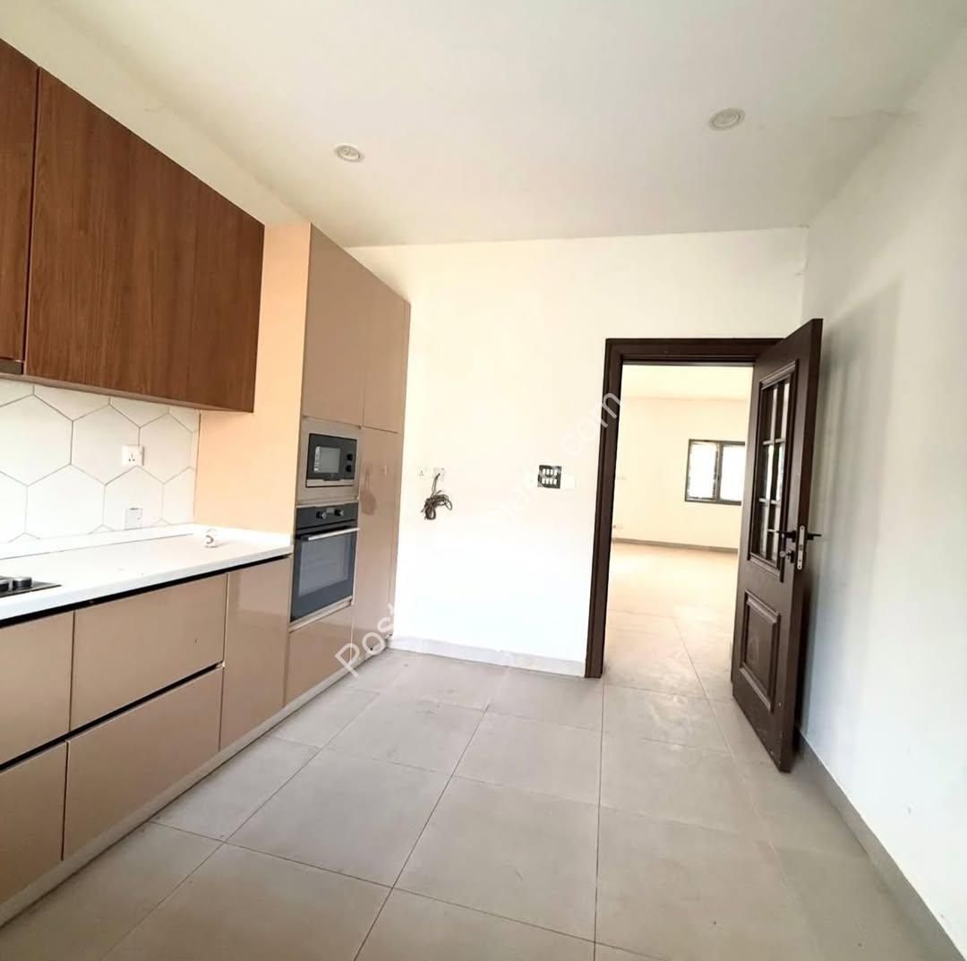 Jabi Lakeside Elegance: 3-Bed with Panoramic Views