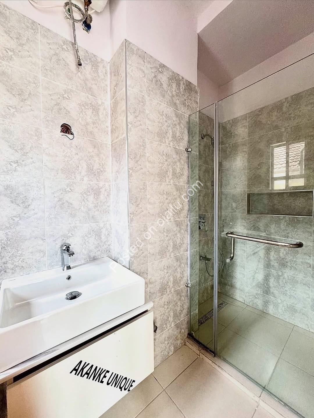 Lekki’s Ologolo Oasis: 2BR with Pool & 24/7 Power