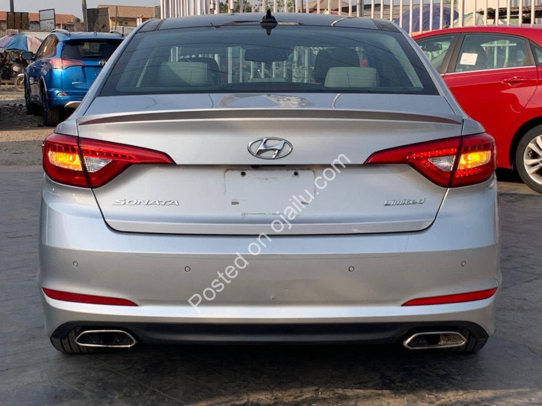 Luxury Sonata: Panoramic Roof & Smart Tech