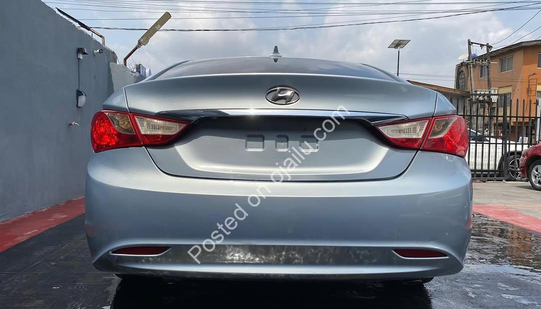 2012 Hyundai Sonata: Premium Features, Impeccable Condition