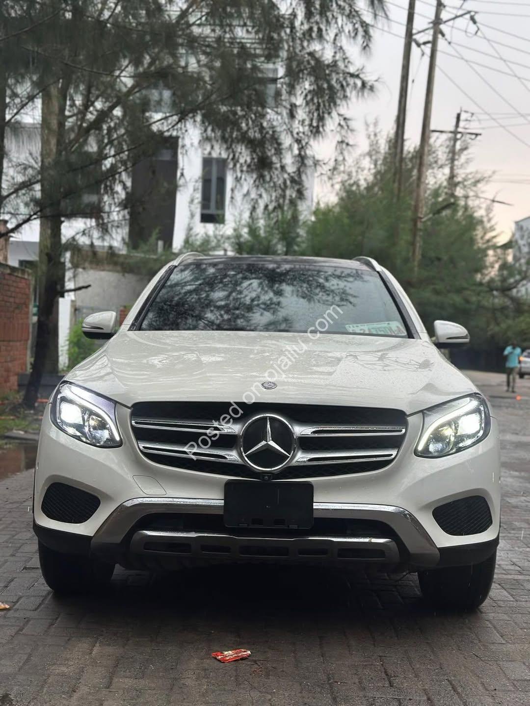 Luxury GLC300: Full Option, Buy & Drive