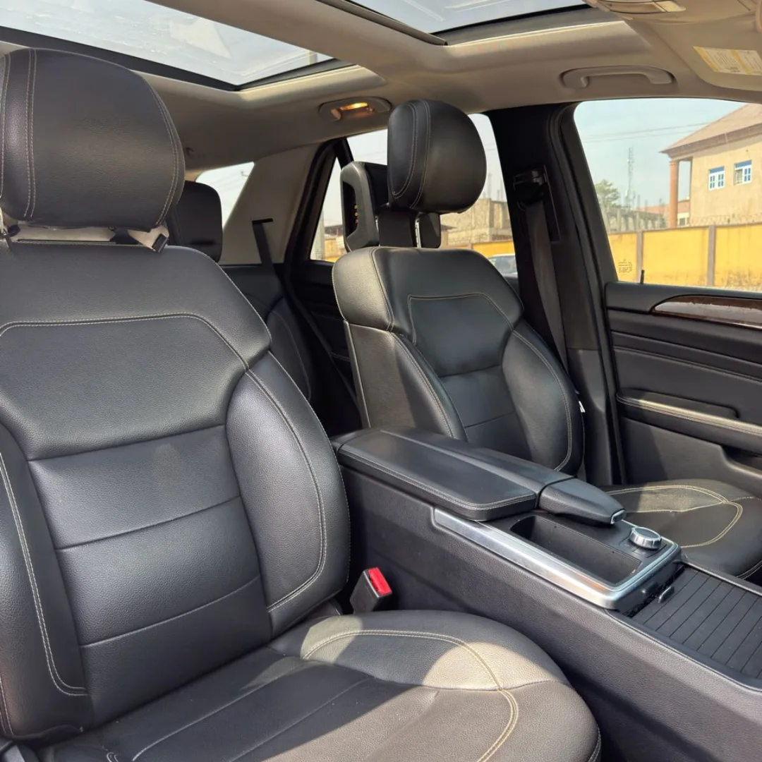 2012 Mercedes ML350: Perfect Condition, Ready Now