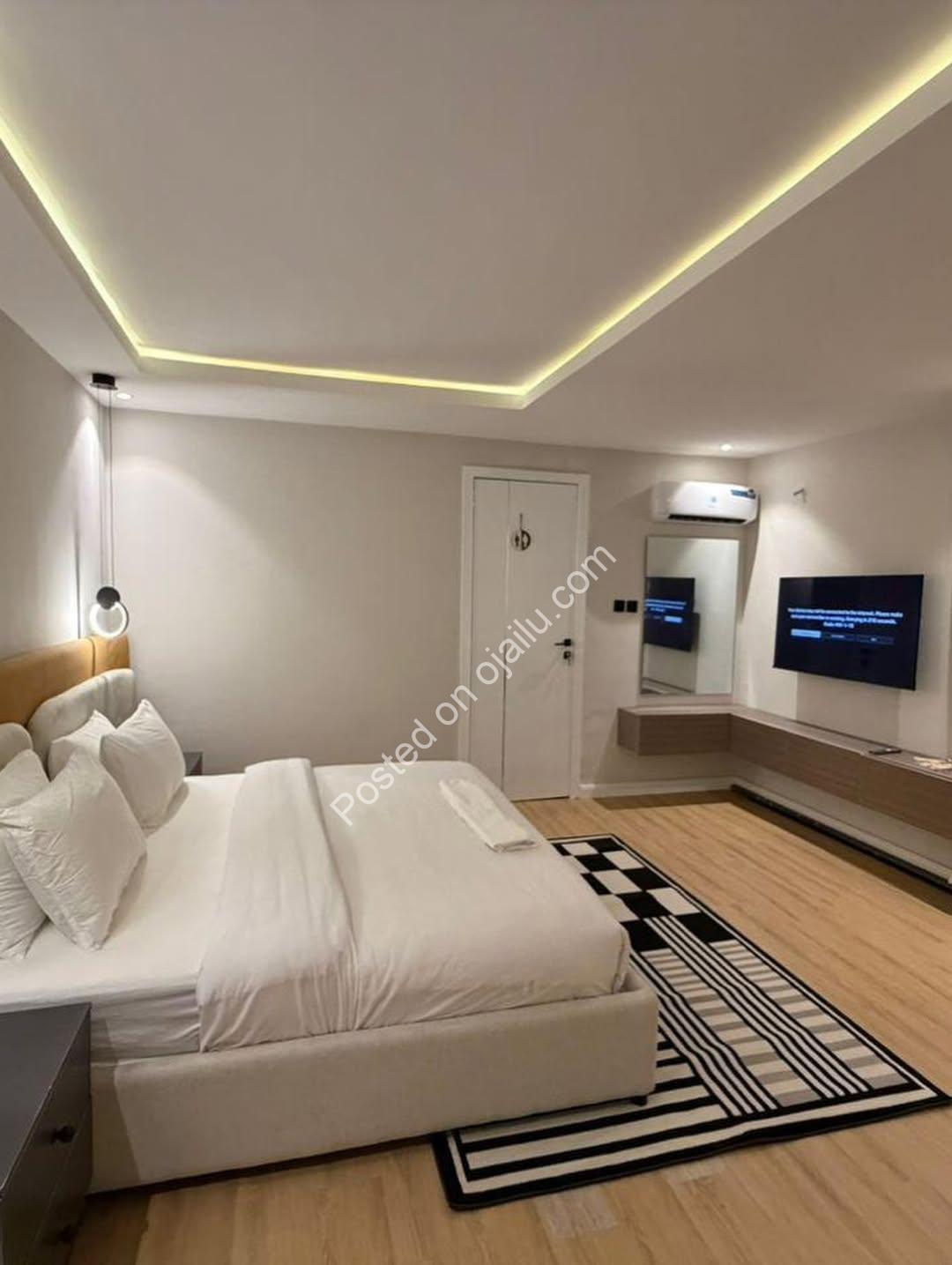 Lekki’s Ultimate 1-Bed with PS5 & Resort Amenities