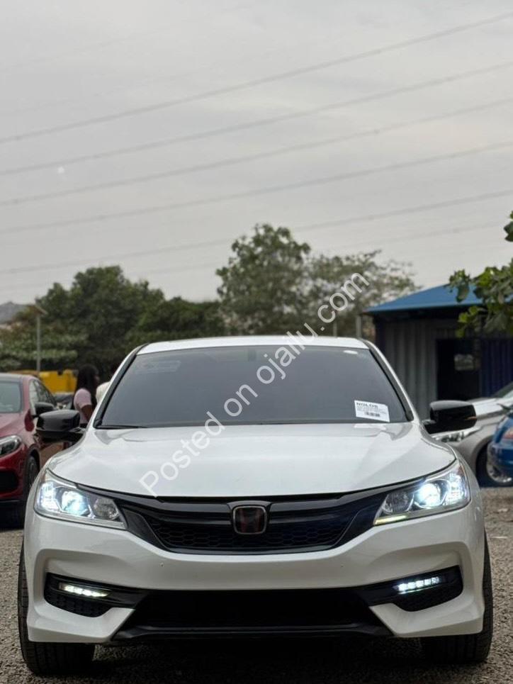 Luxury Meets Value: 2016 Honda Accord V6