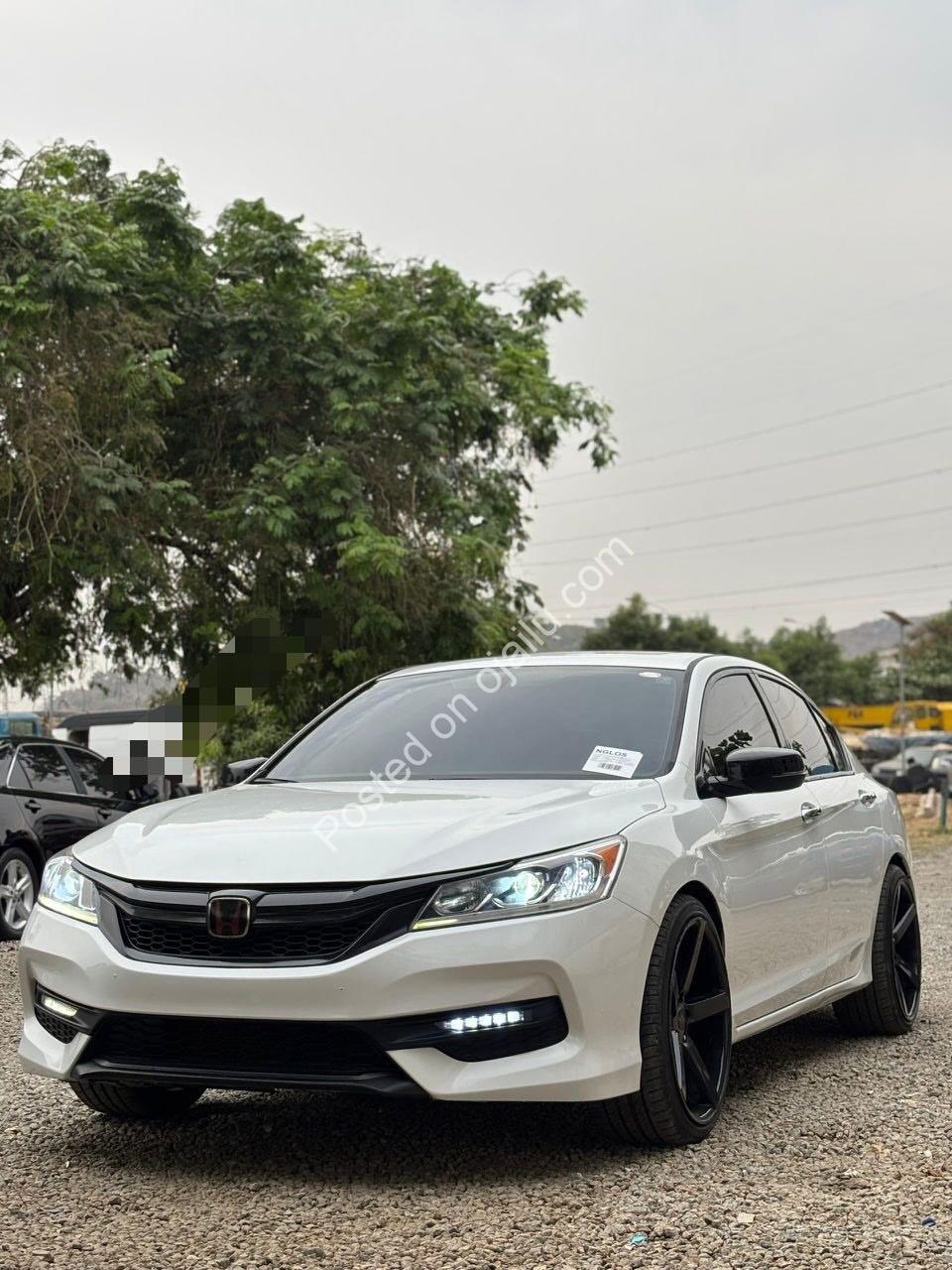 Luxury Meets Value: 2016 Honda Accord V6