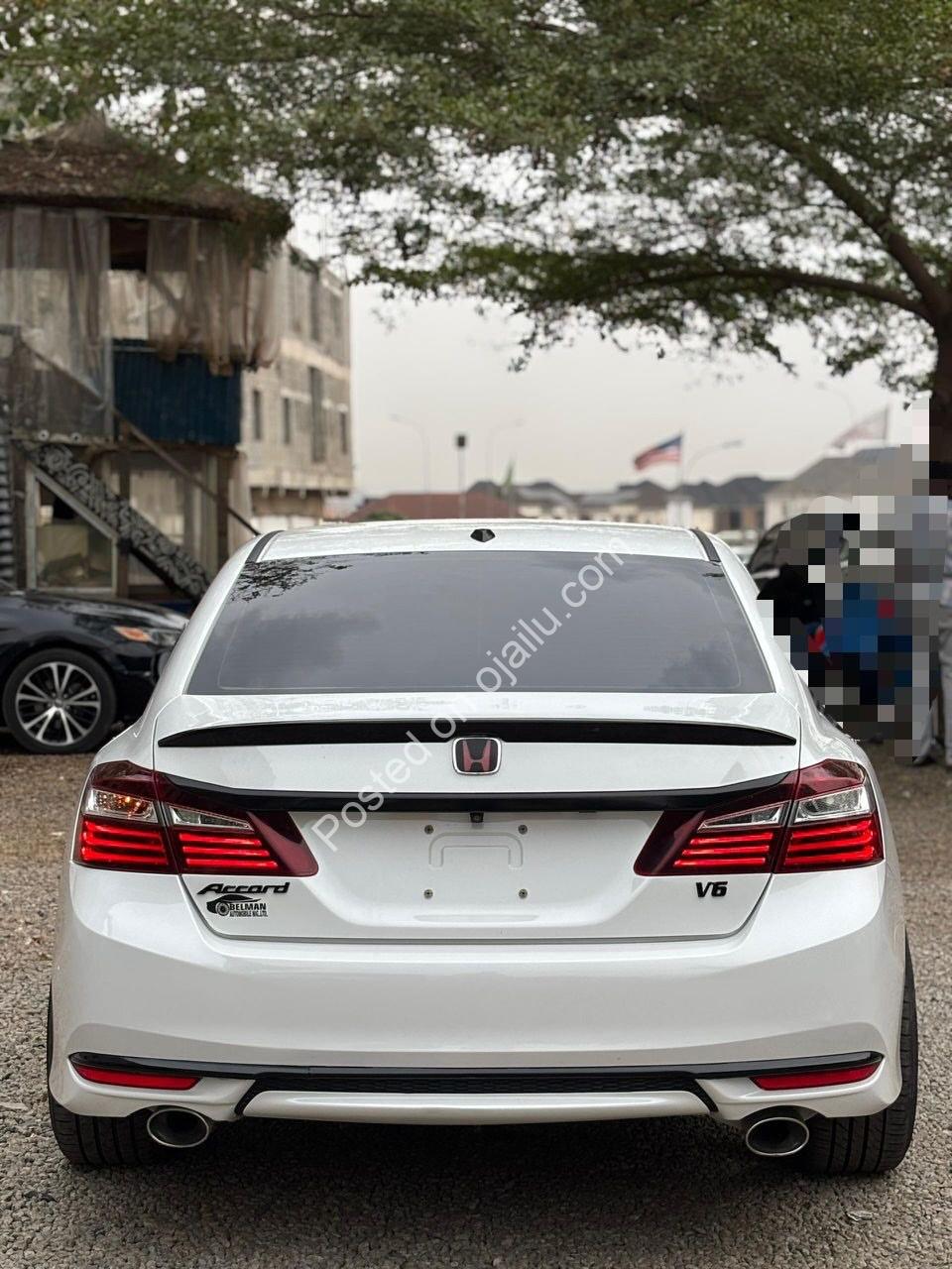 Luxury Meets Value: 2016 Honda Accord V6