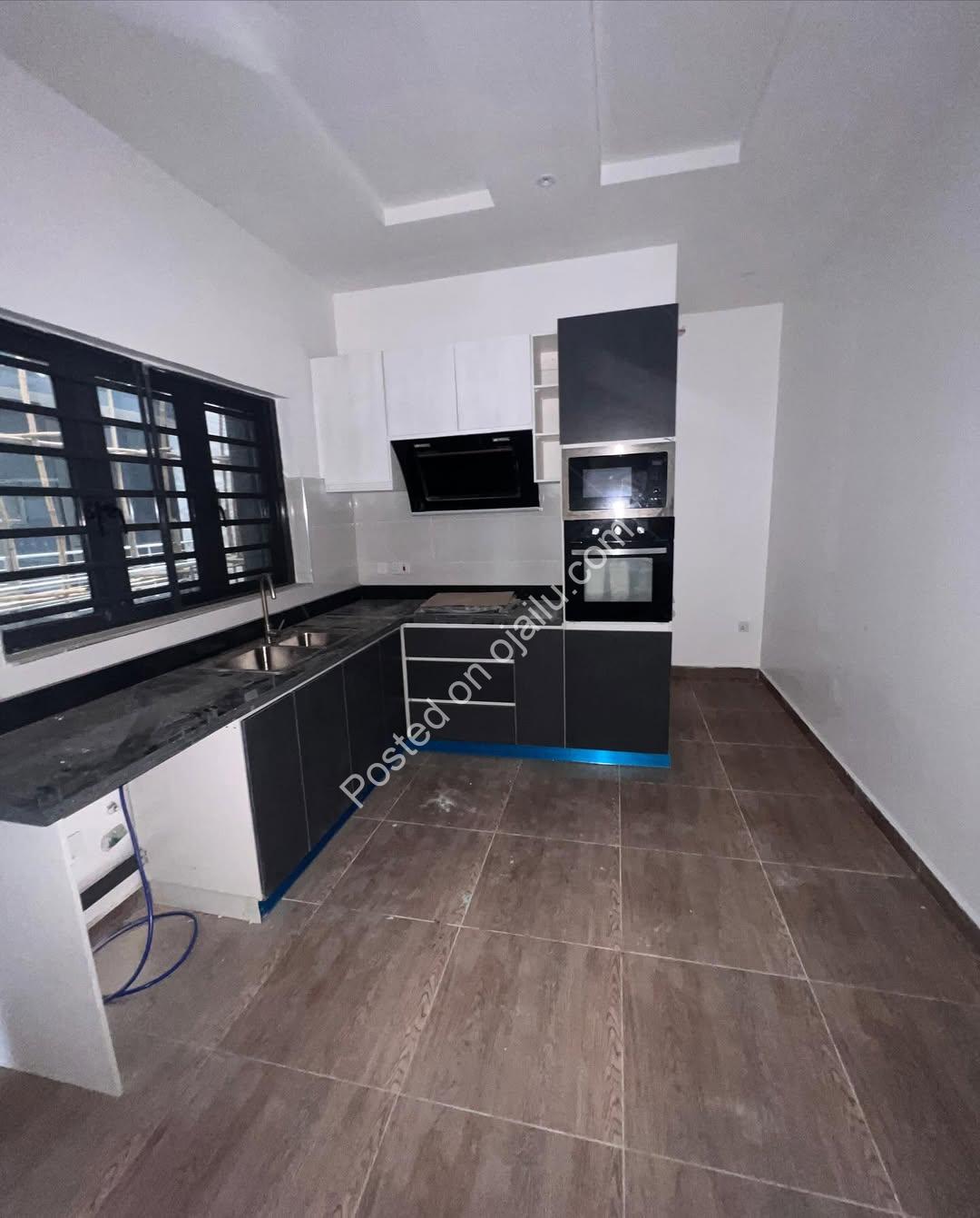 Lekki’s Finest: 2-Bed Ensuite Gem