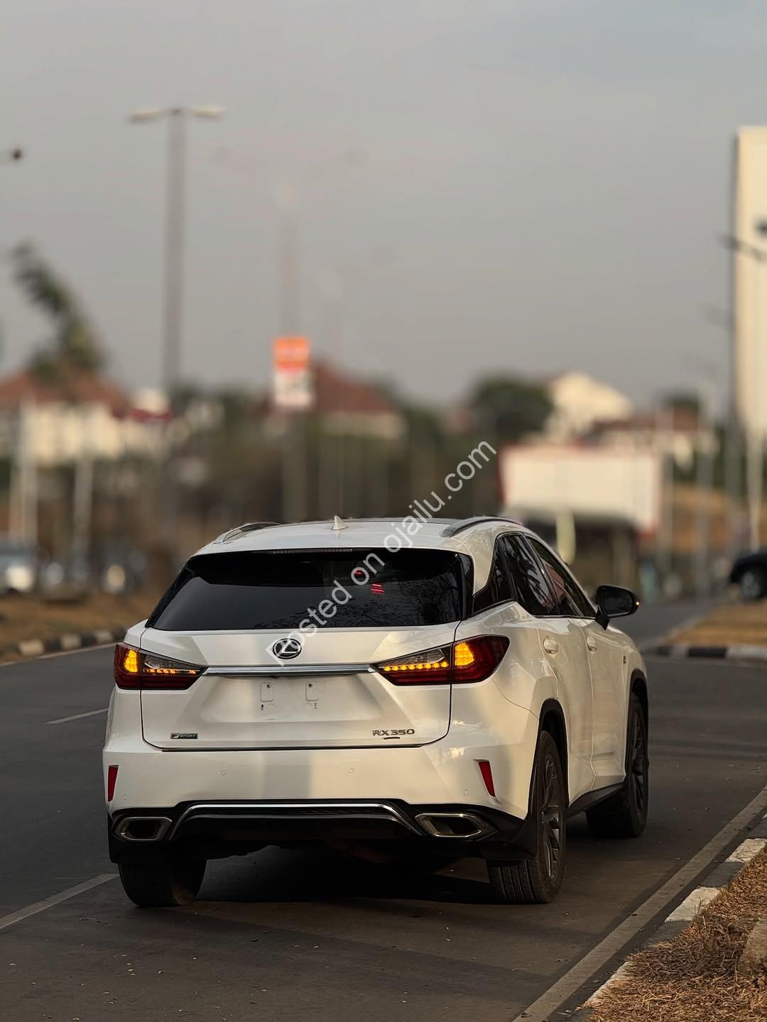 Luxury SUV Deal: 2021 RX350, N44M