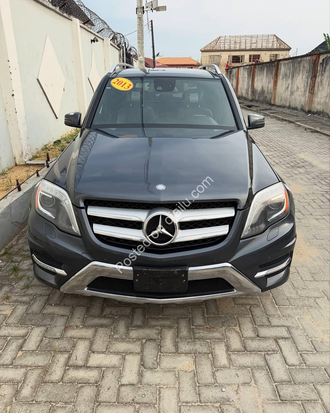 Luxury SUV: Full Option Mercedes GLK 350