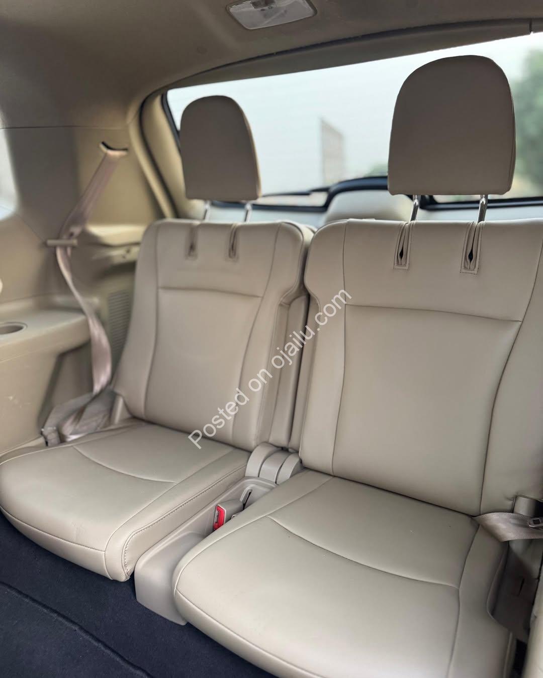 Luxury 2013 Toyota Highlander V6 – Abuja