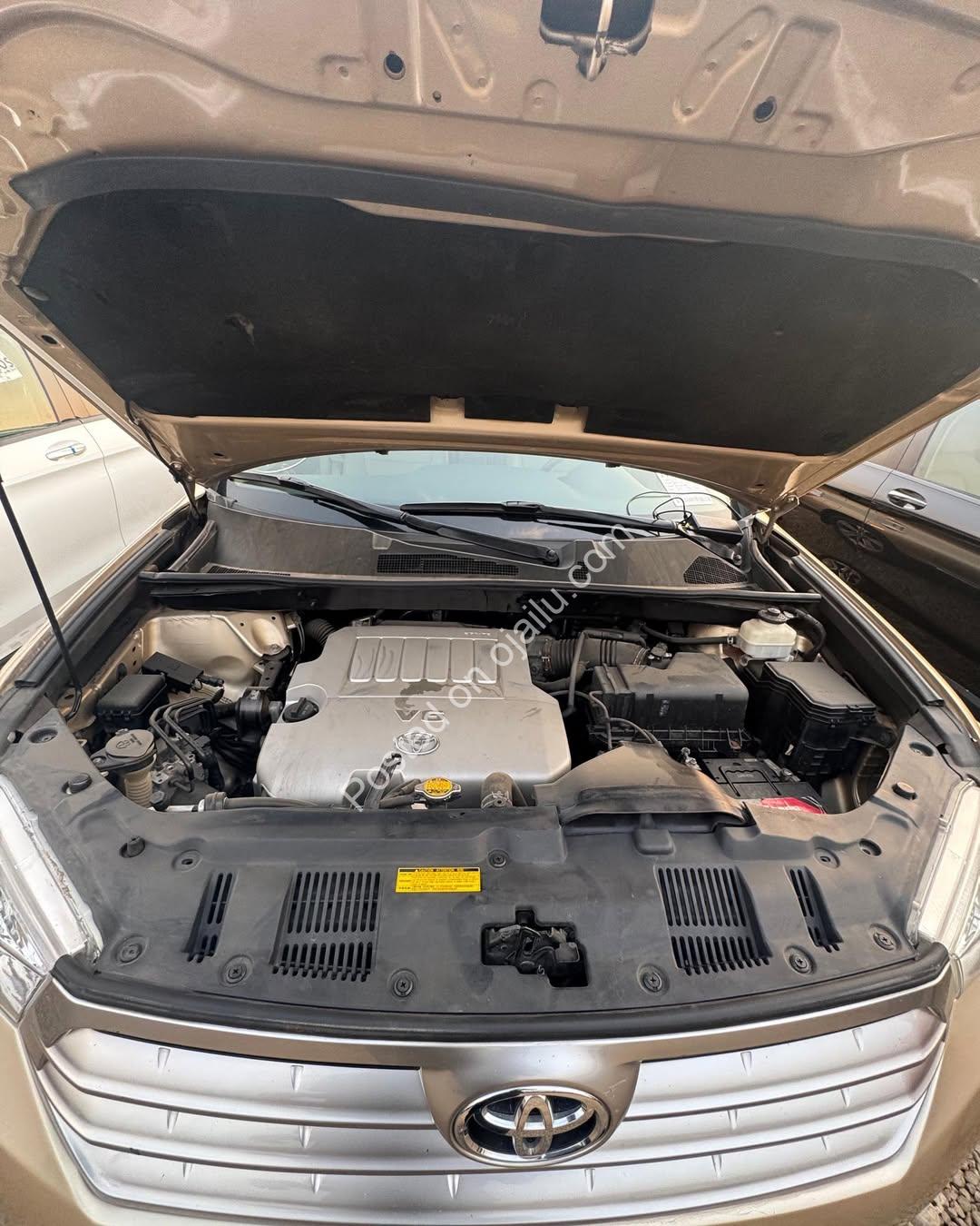 Luxury 2013 Toyota Highlander V6 – Abuja