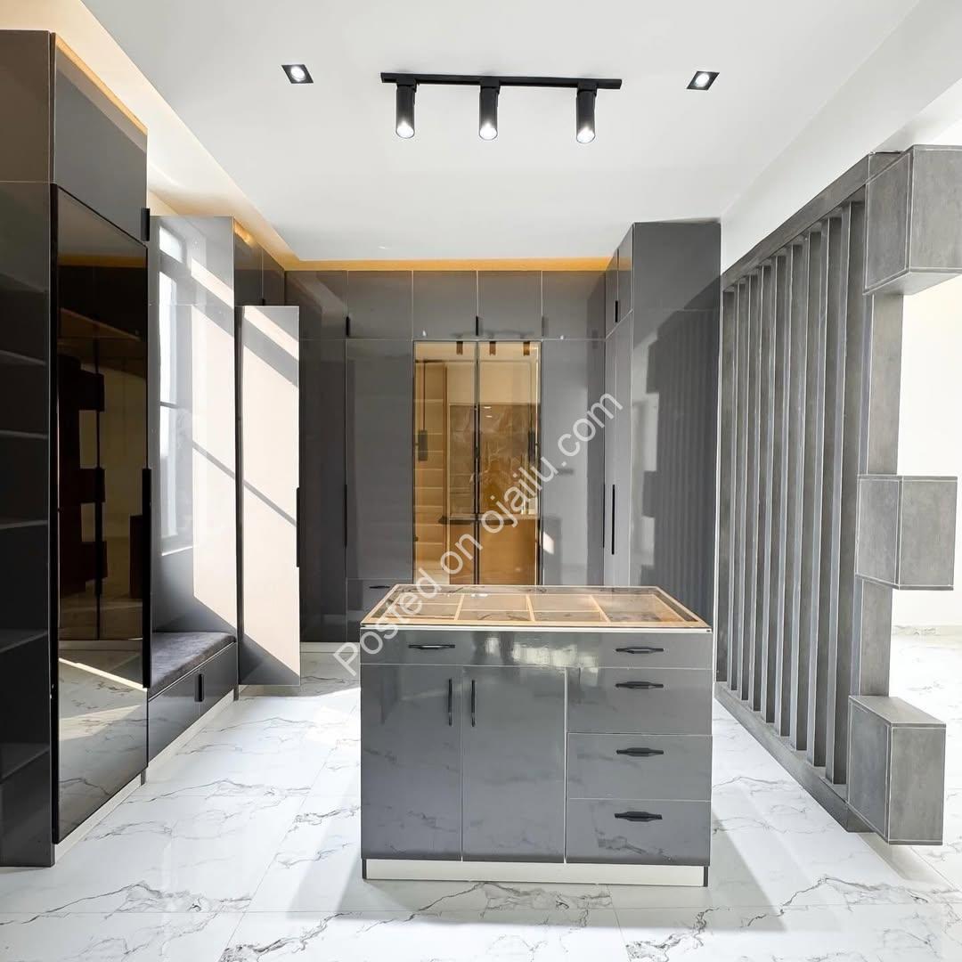 Lekki’s Ultimate 5-Bedroom Estate Oasis with Pool