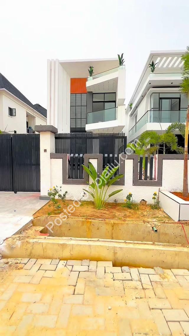 Opulent 5-Bed Dulex with Pool & BQ in Prime Lagos