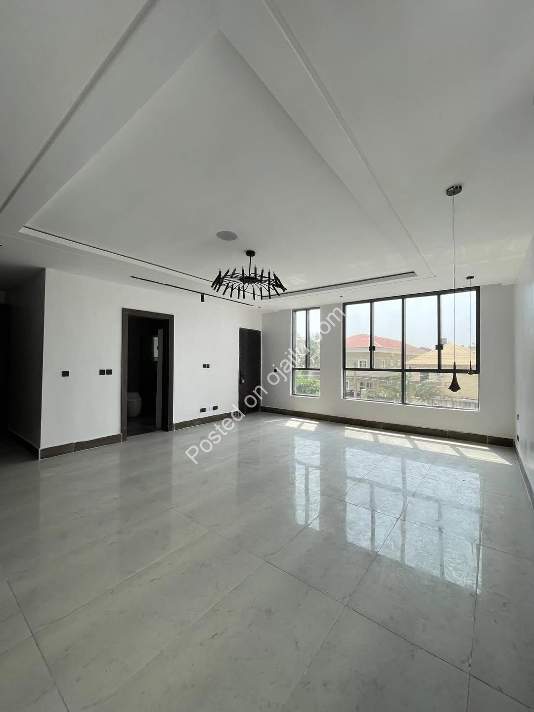 Lekki’s Finest: 5-Bedroom Palace with Pool & Privacy