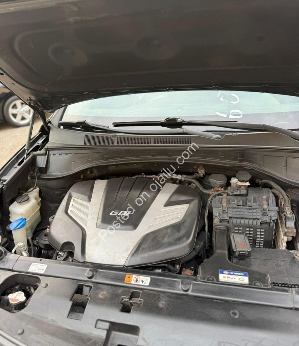 Luxury 2016 Santa Fe XL: Panoramic Roof & 360 Cam