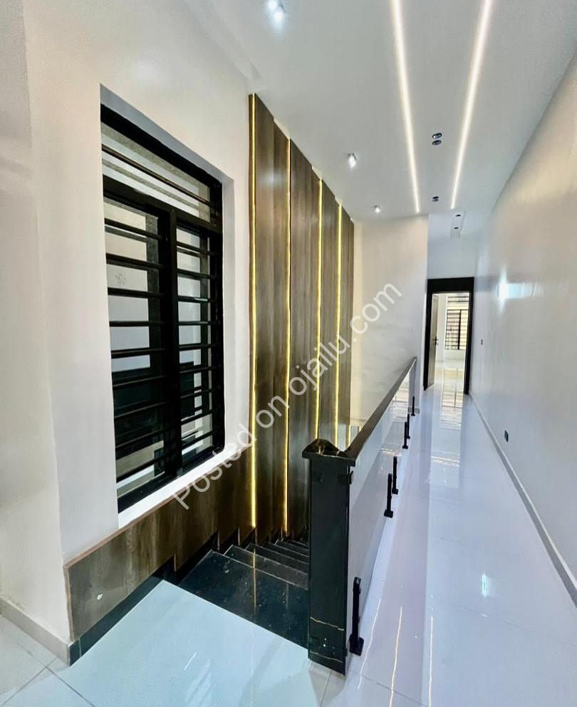 5-Bedroom Haven with Pool & Jacuzzi in Flood-Free Chevron