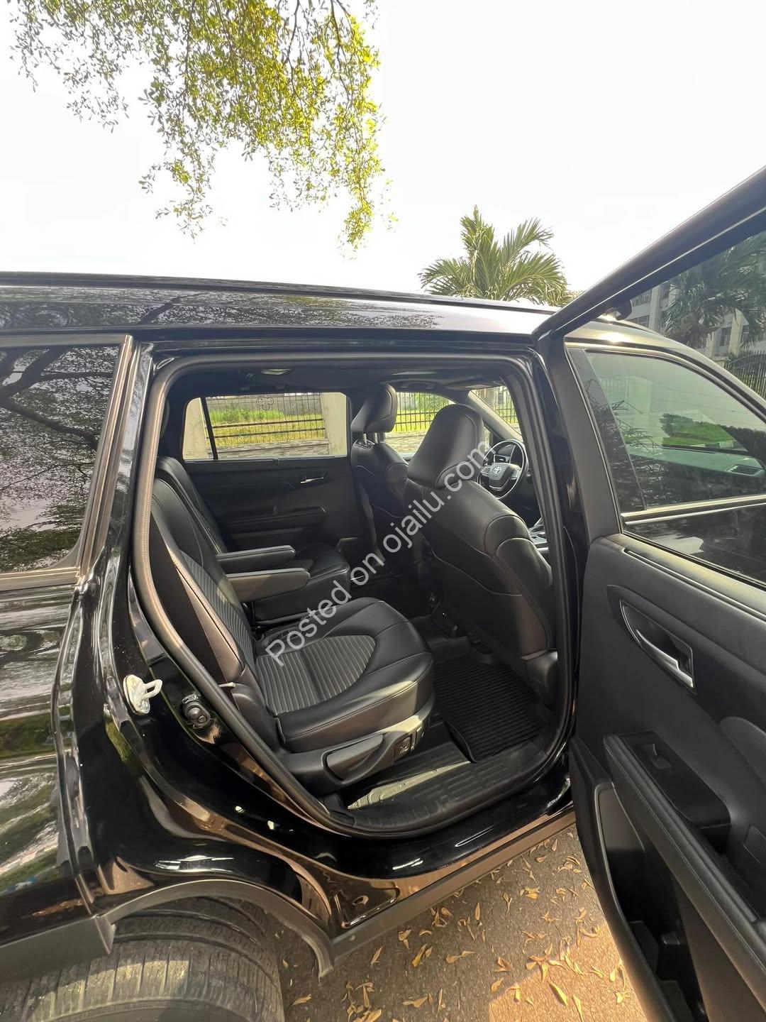 2022 Highlander XSE: Full Option Luxury, Accident-Free