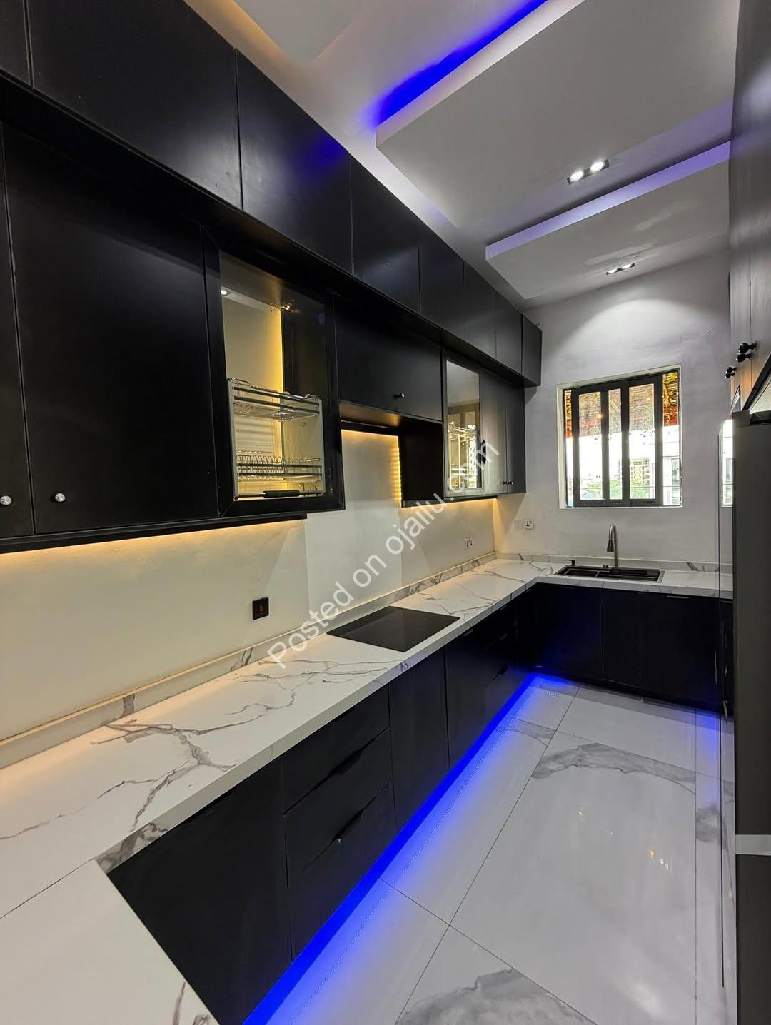 Stunning 5-Bed Duplex with Cinema & Pool in Lekki