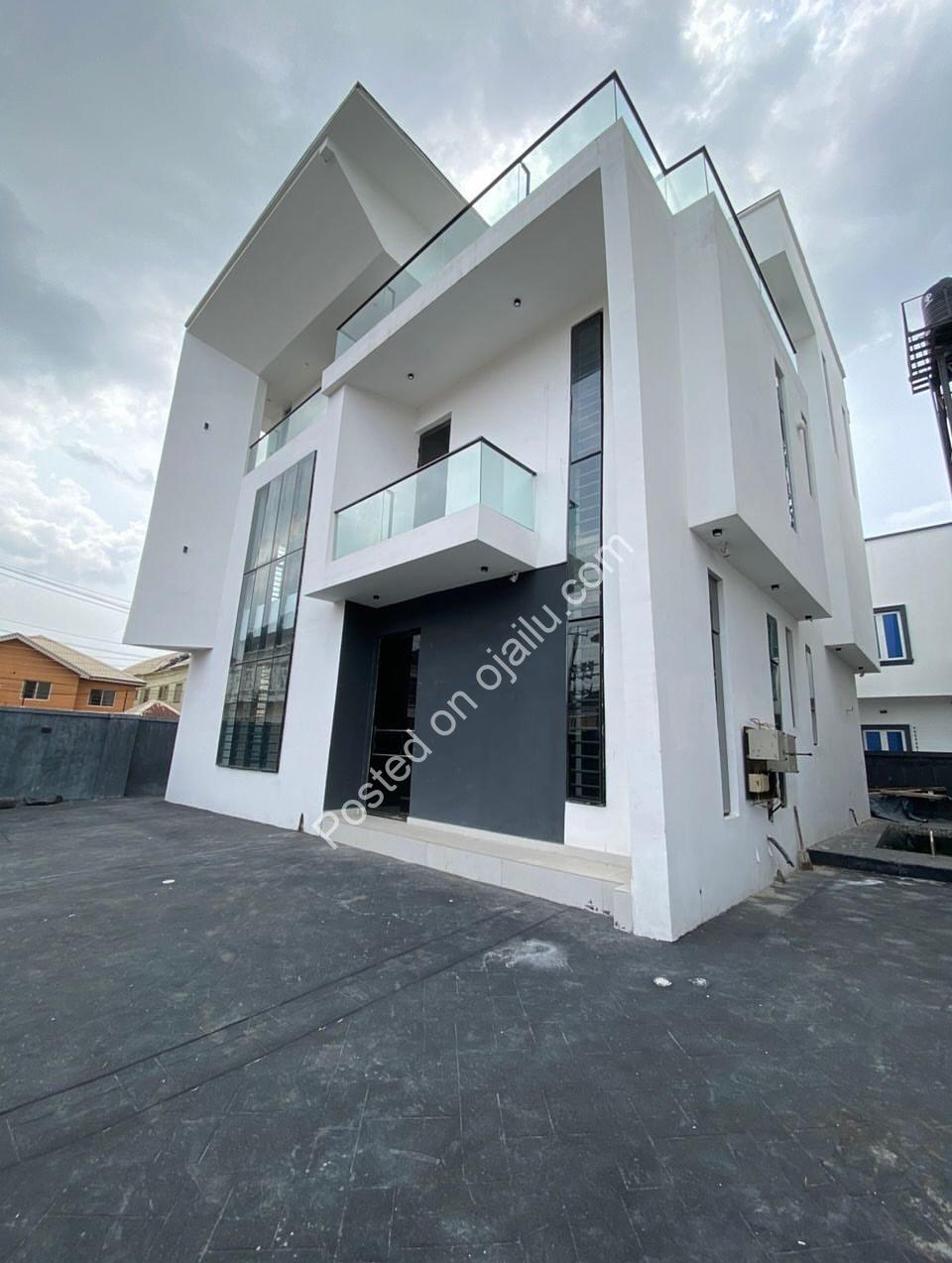 Lekki’s Ultimate 5-Bedroom Estate with Cinema & Pool