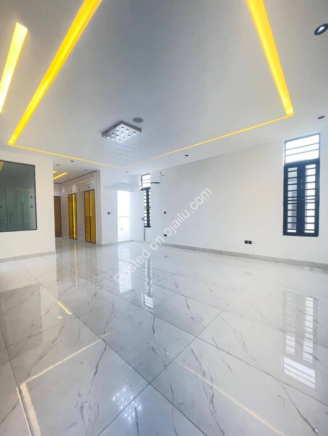 Spacious 5-Bedroom Haven with Pool & Rooftop Terrace