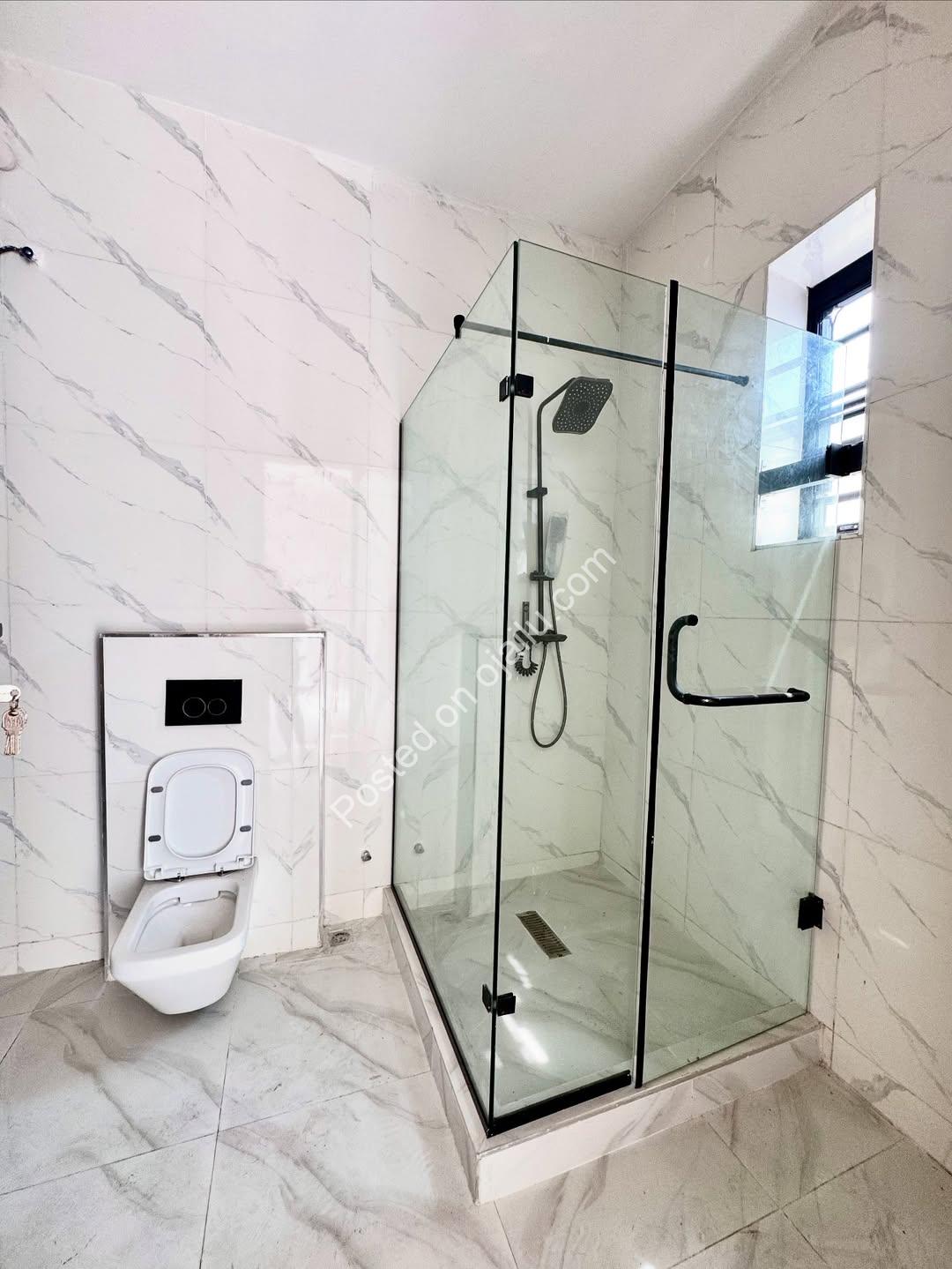 Lekki’s Finest: 4-Bed Terrace Duplex with En-Suite Luxury