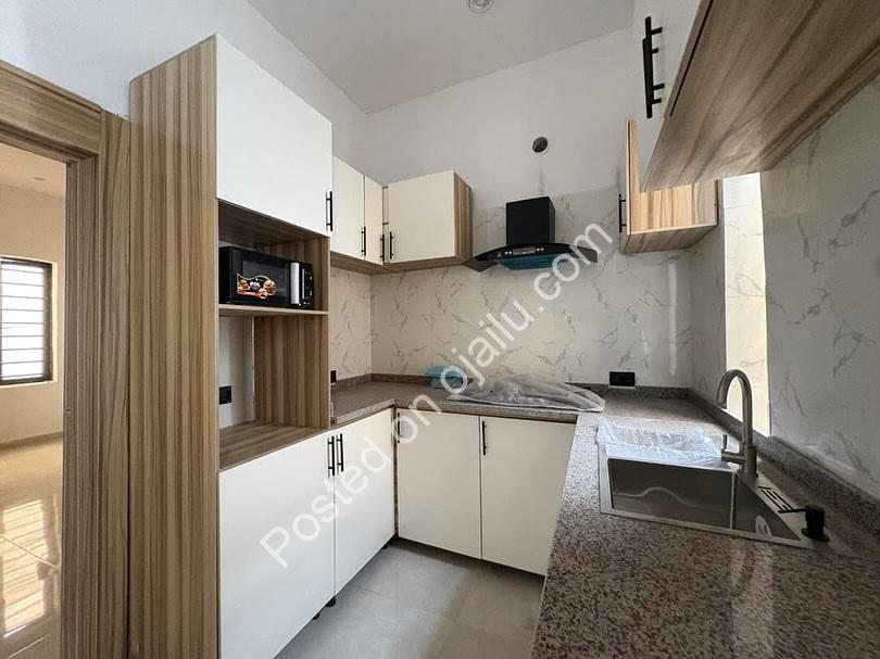 Modern 2-Bed Terrace: En-Suite Bliss in Ogombo