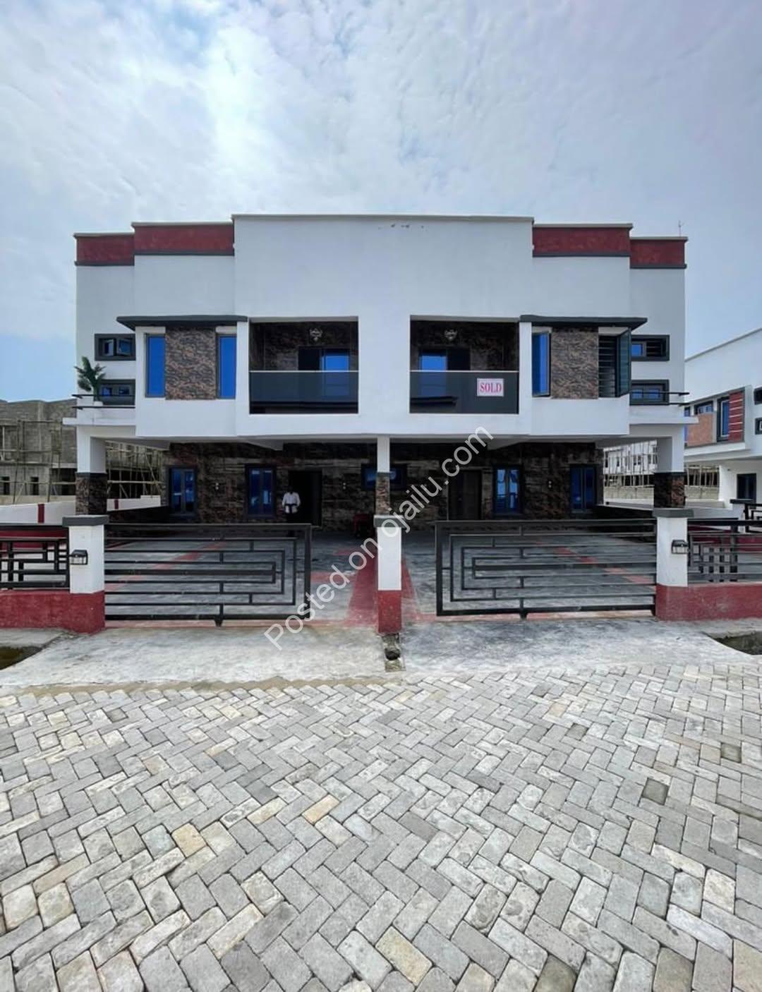 Lekki’s Newest Gem: 4-Bed Duplex with BQ & Stunning Views