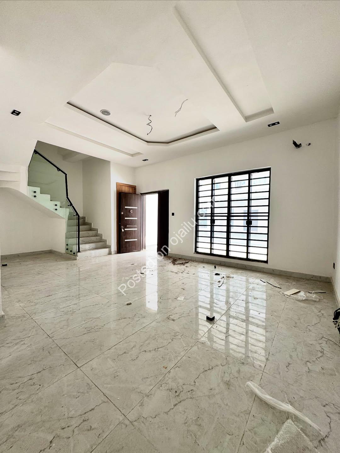 Lekki’s Finest: 4-Bed Terrace Duplex with En-Suite Luxury