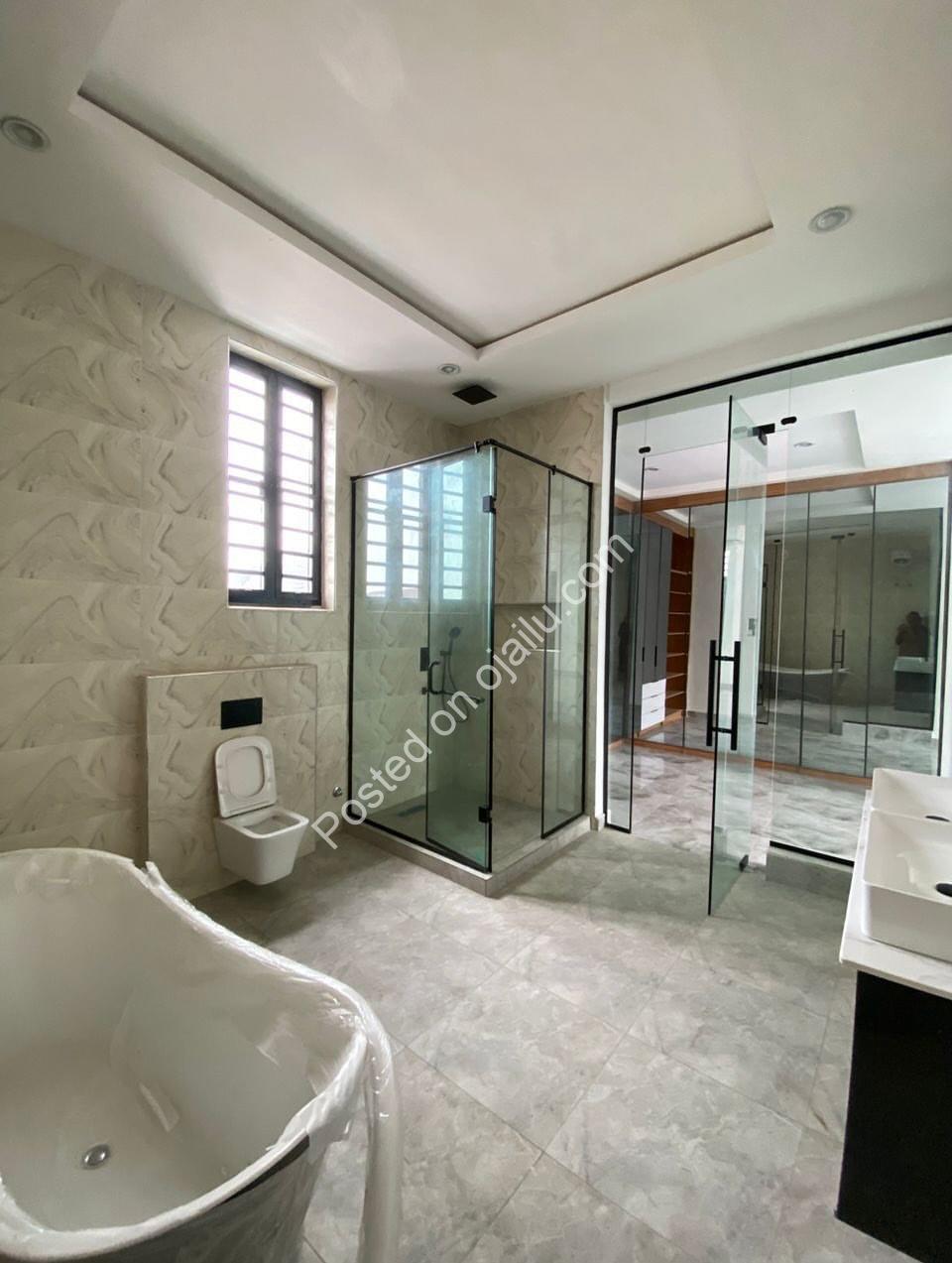 Lekki’s Ultimate 5-Bedroom Estate with Cinema & Pool