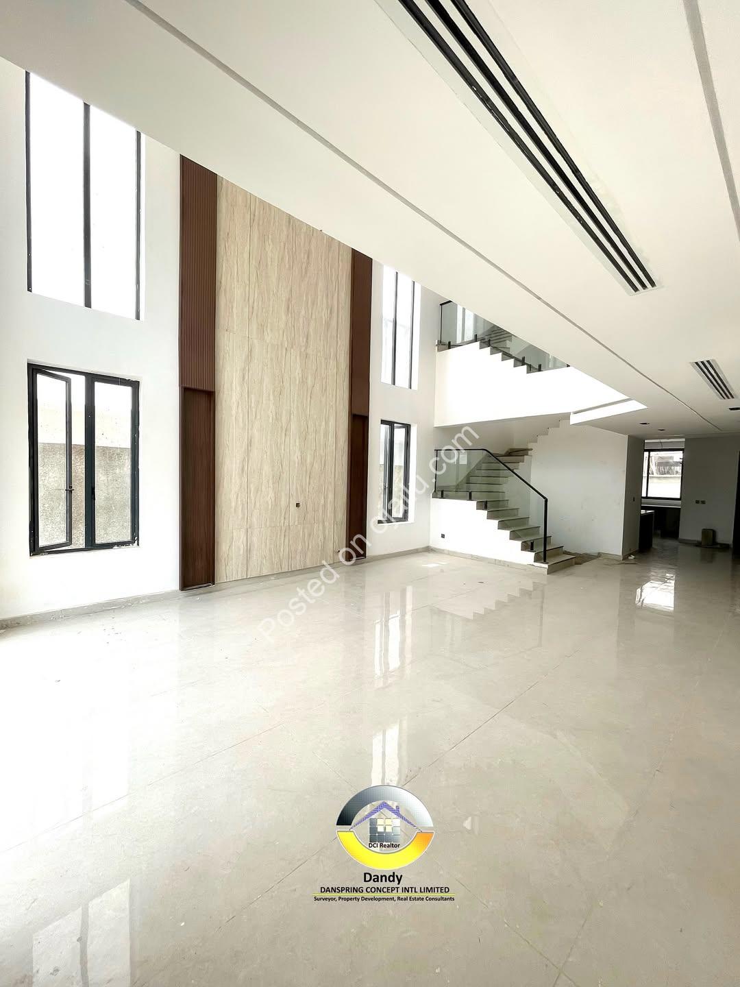 Lekki’s Ultimate 5-Bedroom Poolside Estate