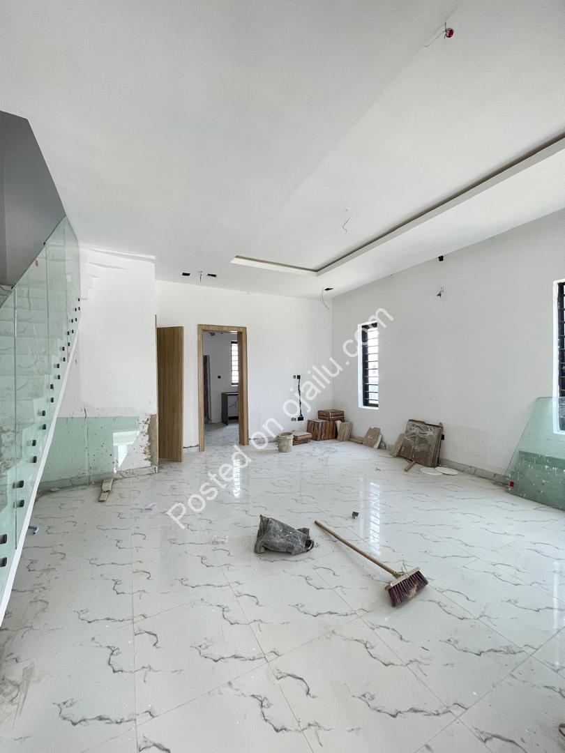 4-Bed Terrace Duplex in Orchid | En-Suite Luxury & Spacious Compound