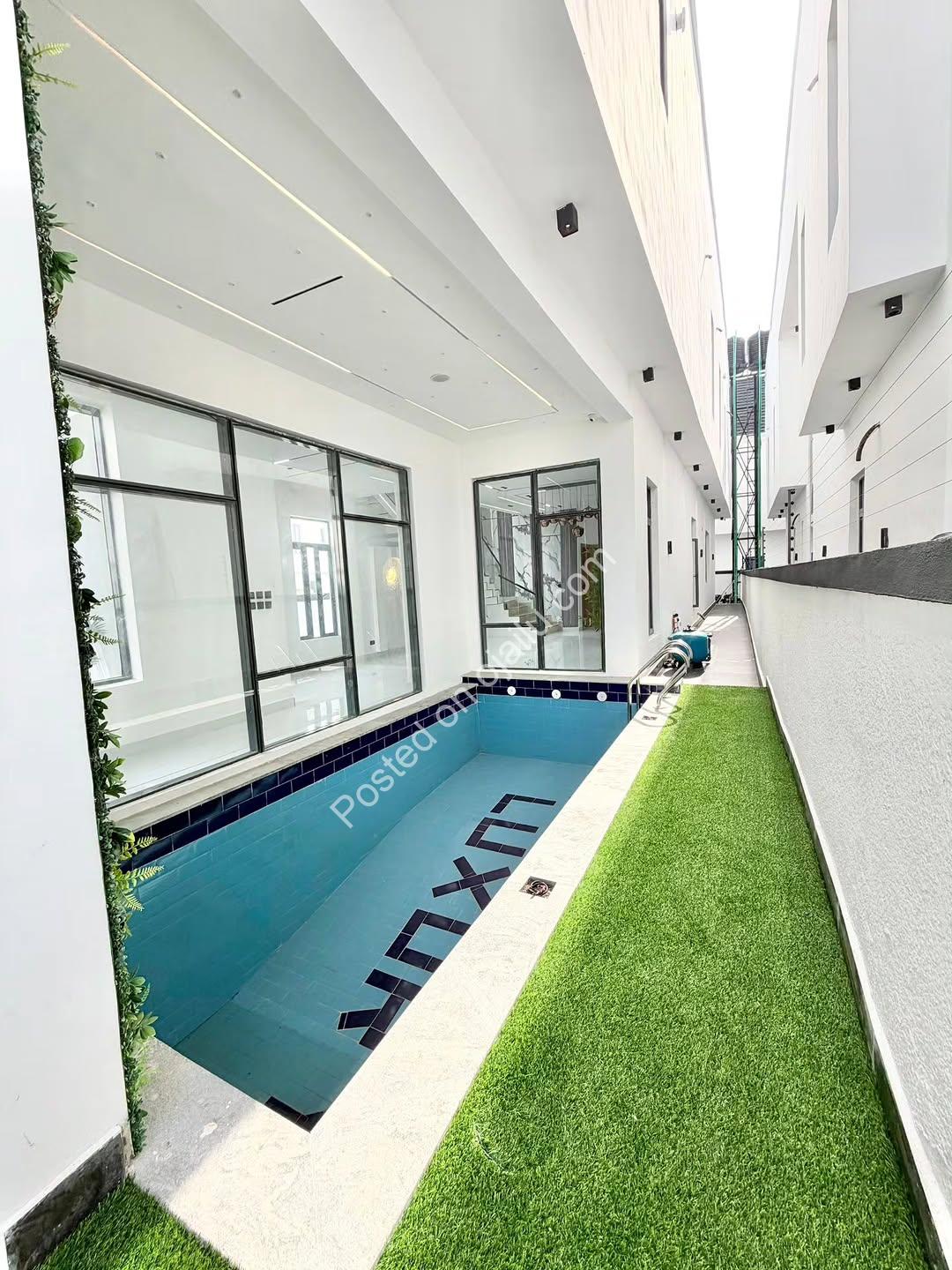 5-Bed Duplex with Cinema & Gym in Ajah