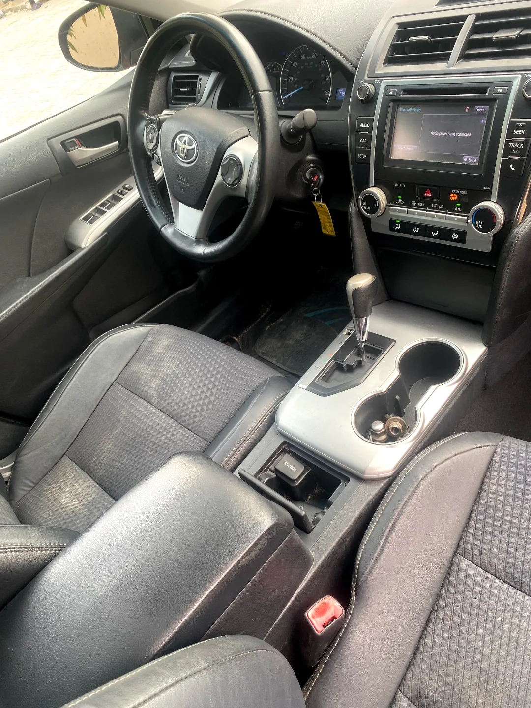 2014 Toyota Camry SE: Luxury & Value in Ajah
