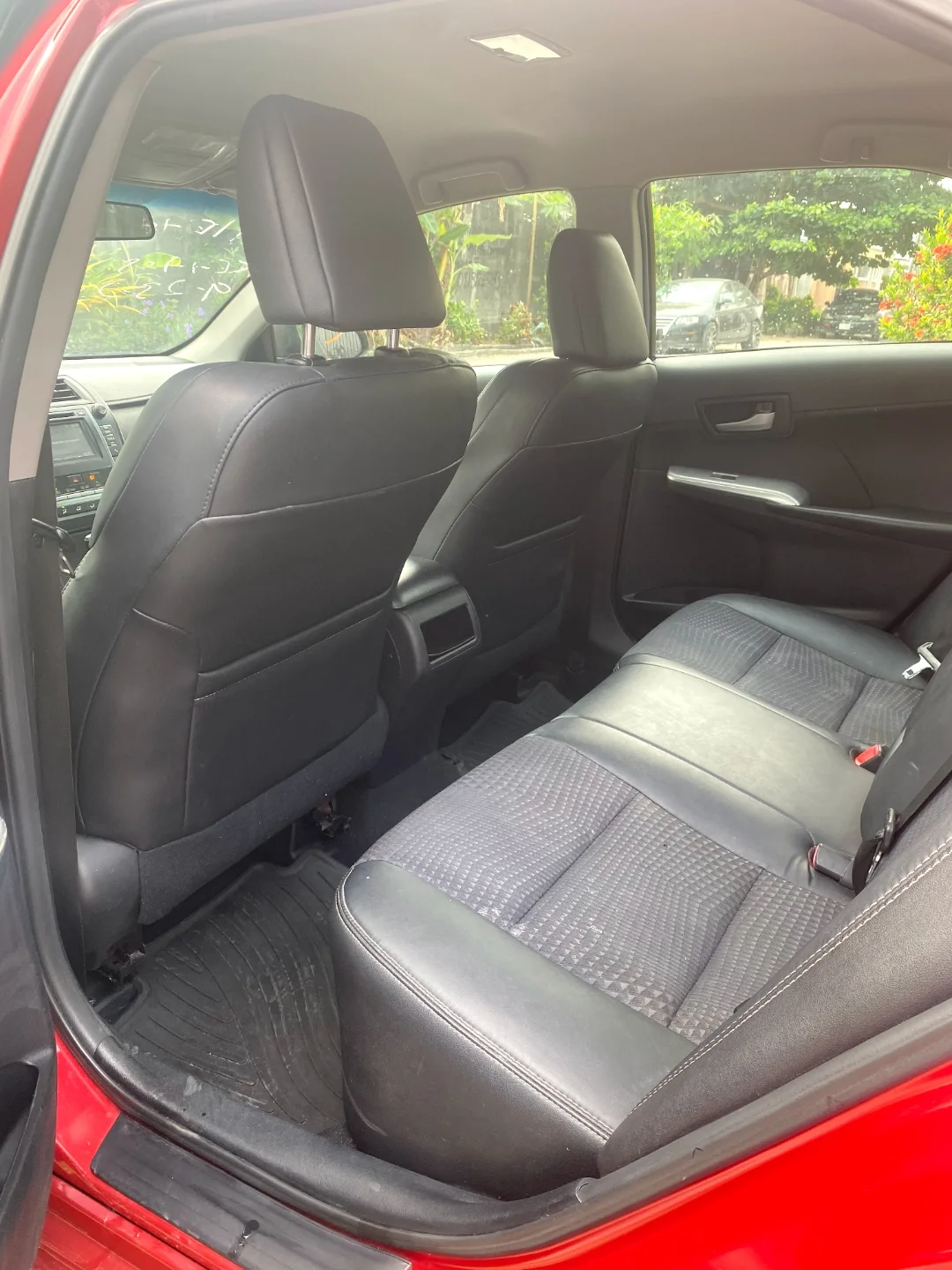 2014 Toyota Camry SE: Luxury & Value in Ajah