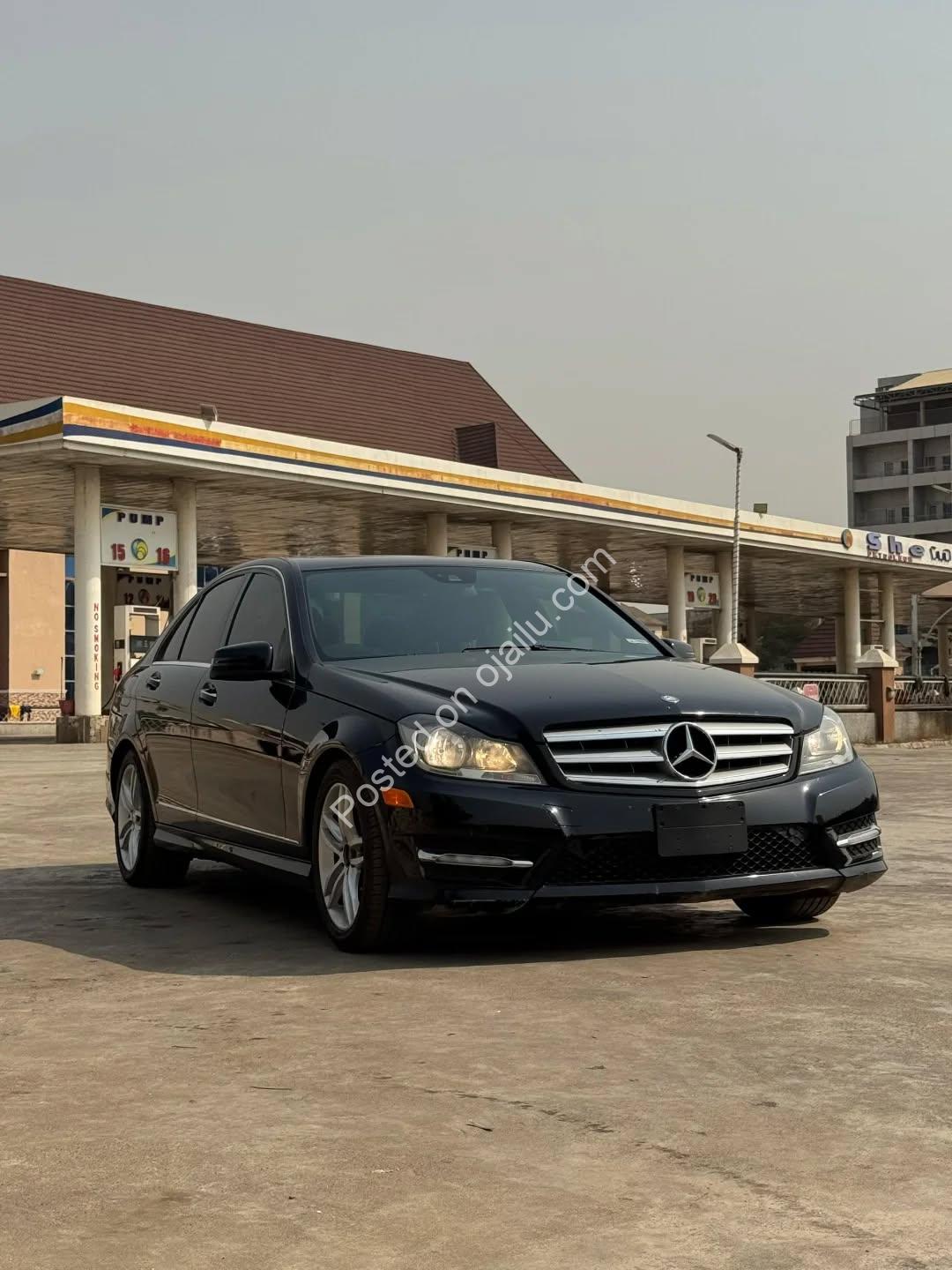 Luxury Duty-Paid 2012 Mercedes C300: Keyless & Open Roof