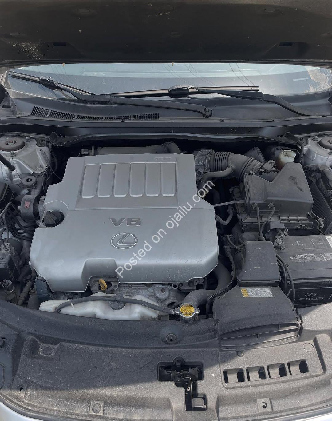 2015 Lexus ES350: Sunroof, Accident-Free Luxury