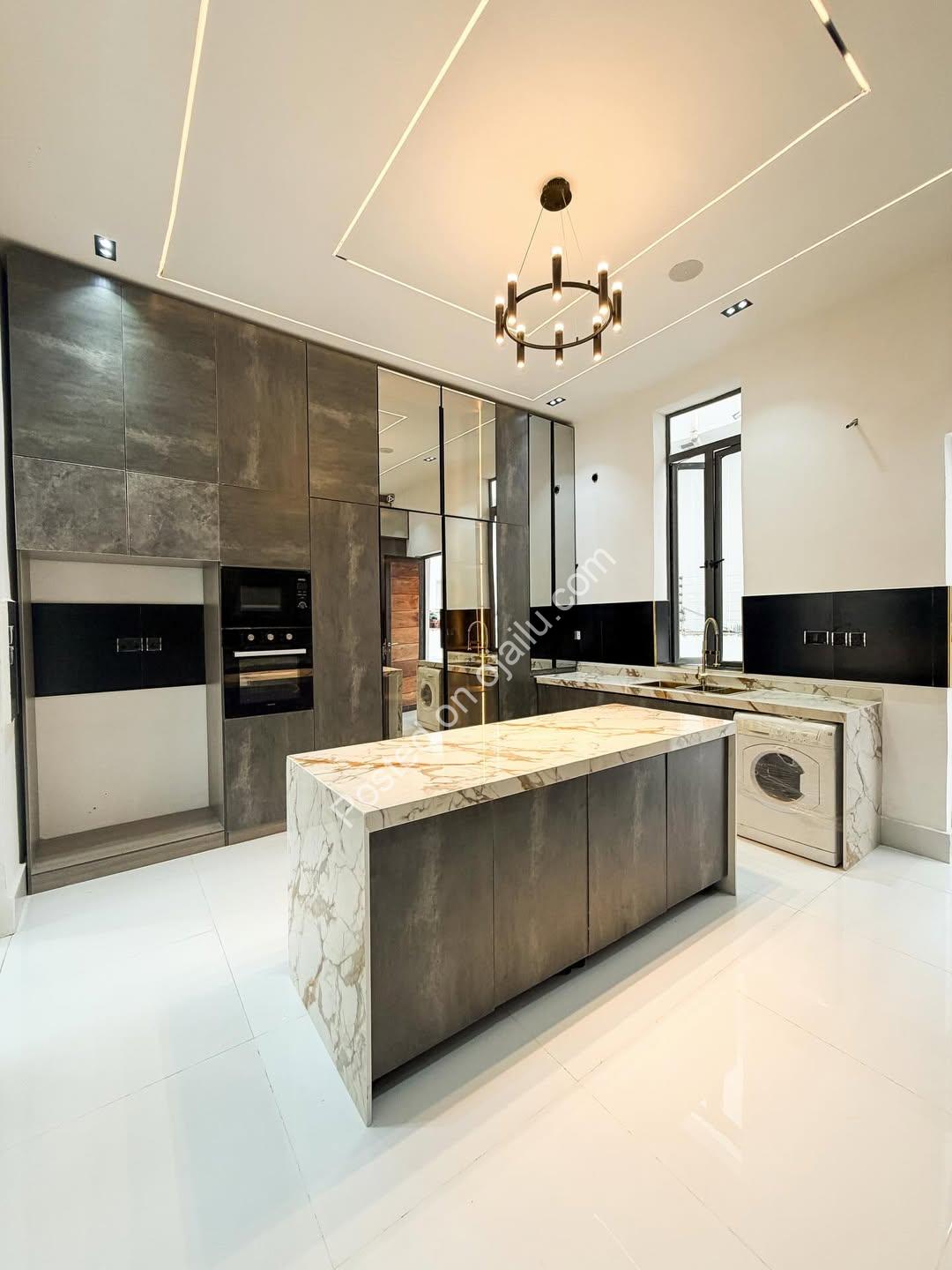 5-Bedroom Haven with Pool in Prime Lekki